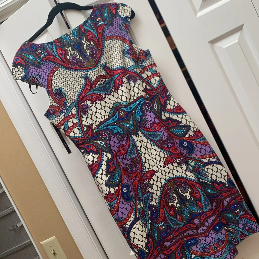 David Meister cap sleeve dress. Beautiful pattern. NWT. Lined back zip. Size 8 - Picture 7 of 7